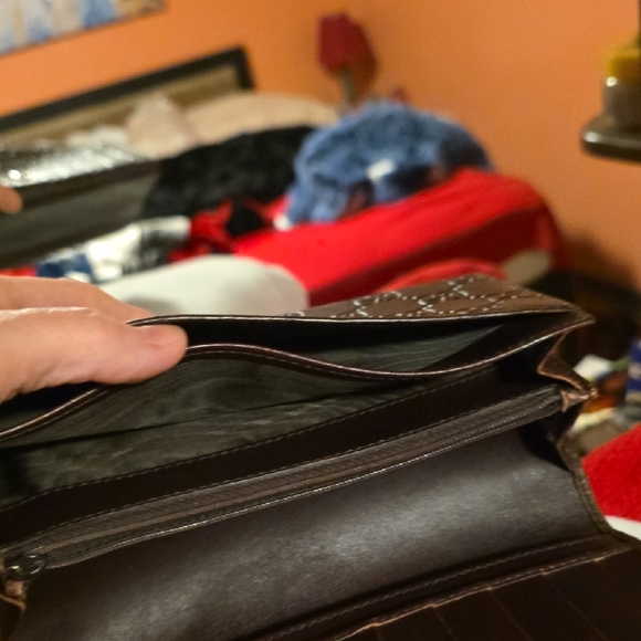 Gucci Dark Brown GG Embossed Wallet - Picture 6 of 7